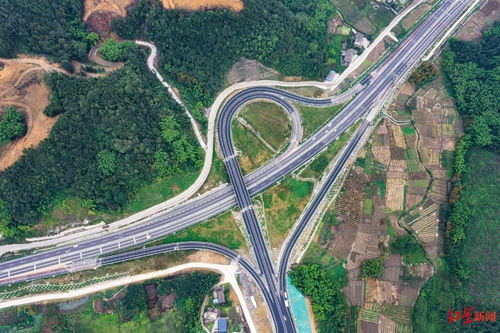 峨眉南山收費站11月24日開通，助力峨漢高速公路試運行與旅游發展
